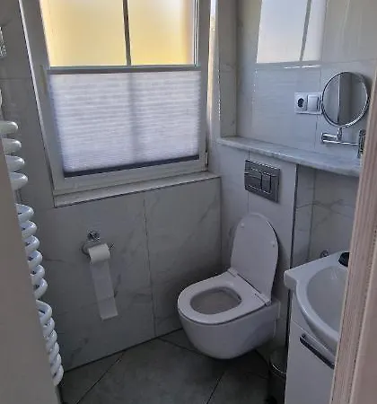 Apartment Hexagon Nr 11 *